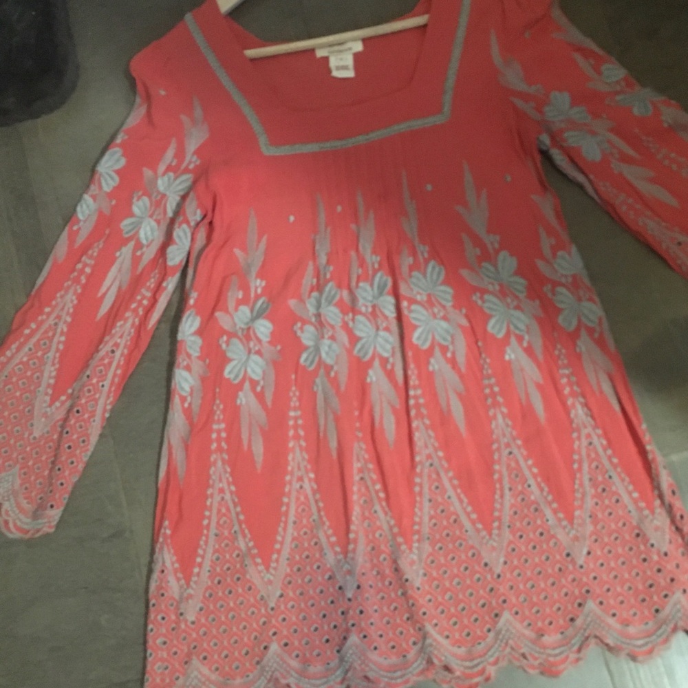 Adorable Sundance poppy colored top